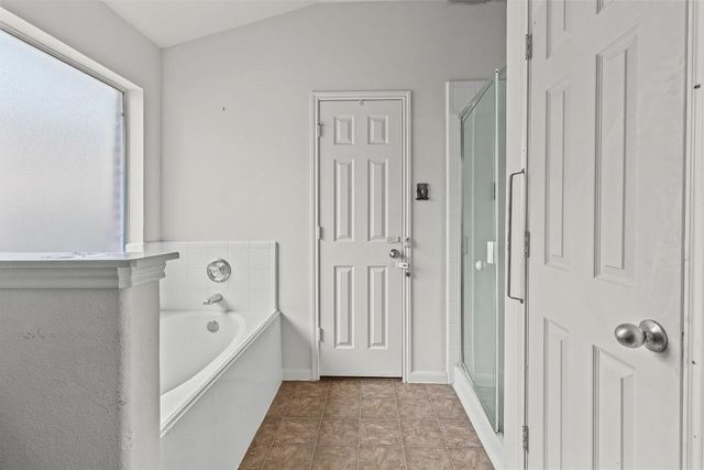 1039 Riverwood Drive, Dickinson, TX 77539