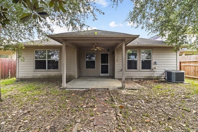 1039 Riverwood Drive, Dickinson, TX 77539