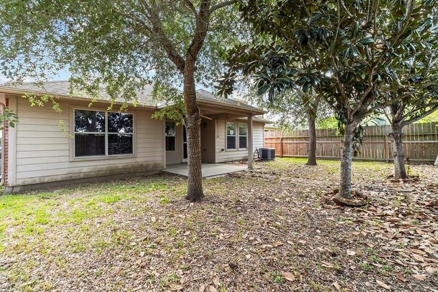 1039 Riverwood Drive, Dickinson, TX 77539