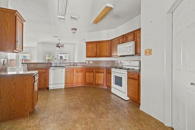 1039 Riverwood Drive, Dickinson, TX 77539