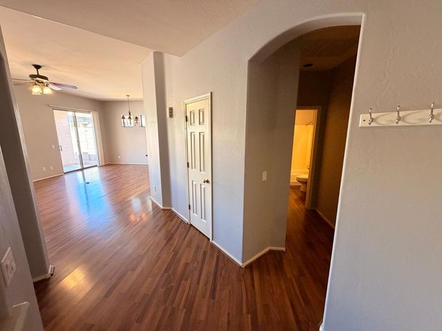 6348 W Pontiac Drive, Glendale, AZ 85308