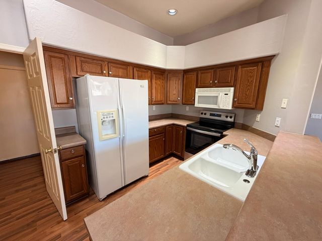 6348 W Pontiac Drive, Glendale, AZ 85308