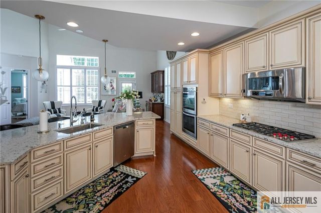 11 Bellingham Drive, South Brunswick, NJ 08824
