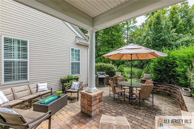 11 Bellingham Drive, South Brunswick, NJ 08824