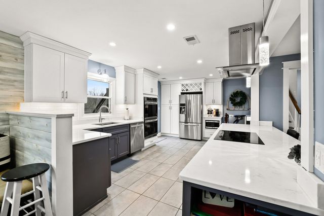 1031 Woodlake Drive, Lawrenceburg, KY 40342