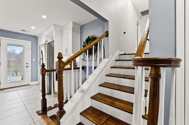 1031 Woodlake Drive, Lawrenceburg, KY 40342