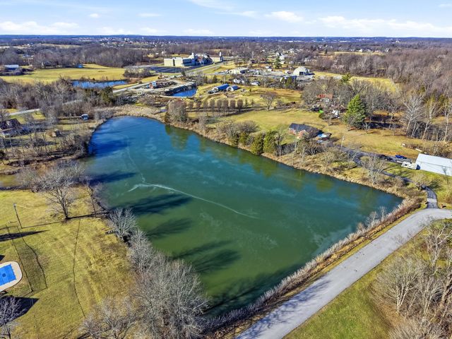 1031 Woodlake Drive, Lawrenceburg, KY 40342