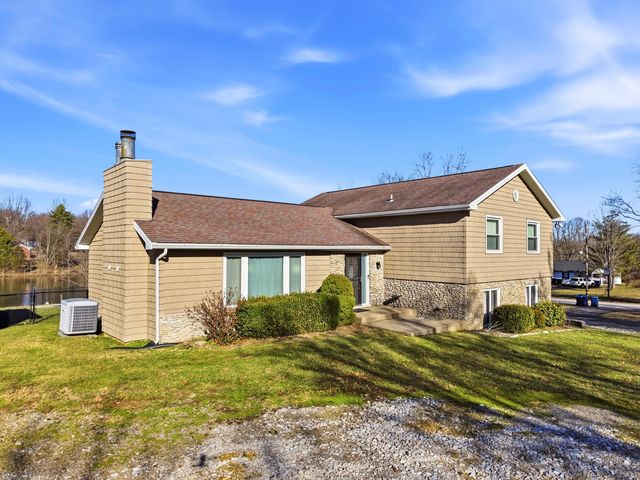 1031 Woodlake Drive, Lawrenceburg, KY 40342