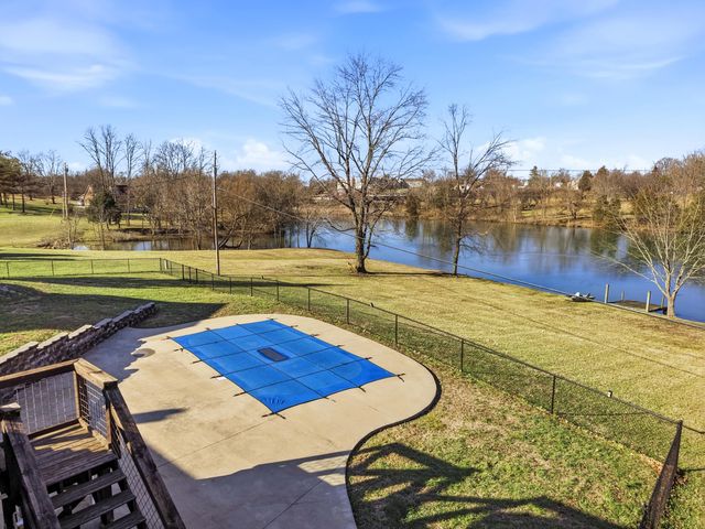 1031 Woodlake Drive, Lawrenceburg, KY 40342