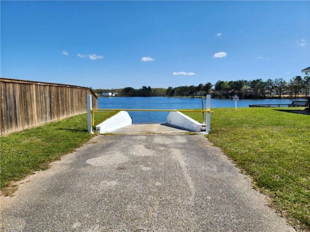 25539 Lakeland Drive, Loxley, AL 36551