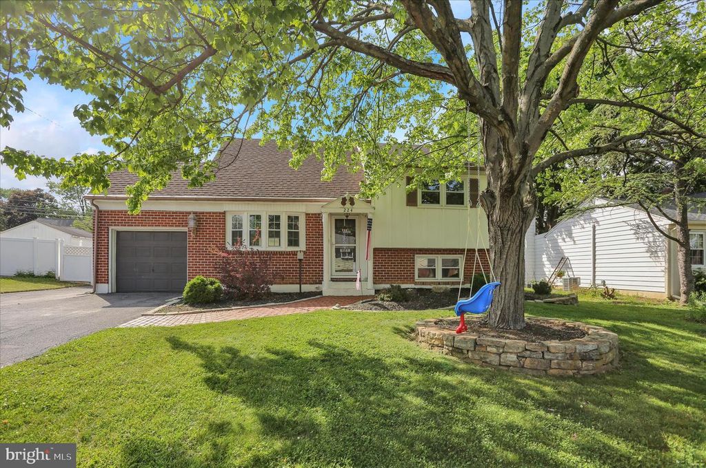 224 BARD AVE, Reading, PA 19608
