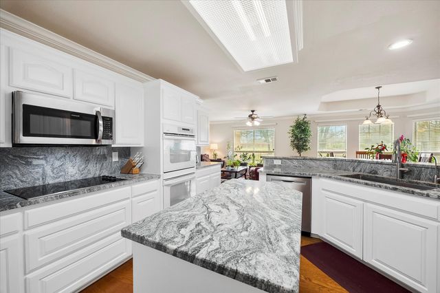 1025 Oak Hollow Lane, Combine, TX 75159