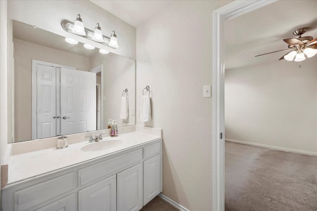 1025 Oak Hollow Lane, Combine, TX 75159