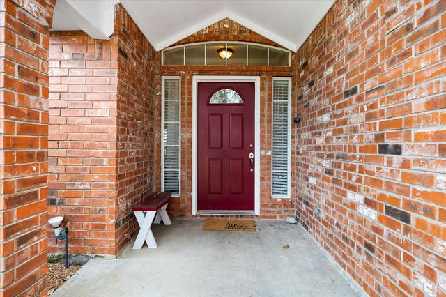 1025 Oak Hollow Lane, Combine, TX 75159