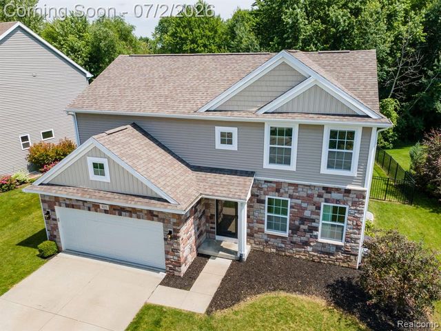 425 Knollwood Drive, Ortonville, MI 48462