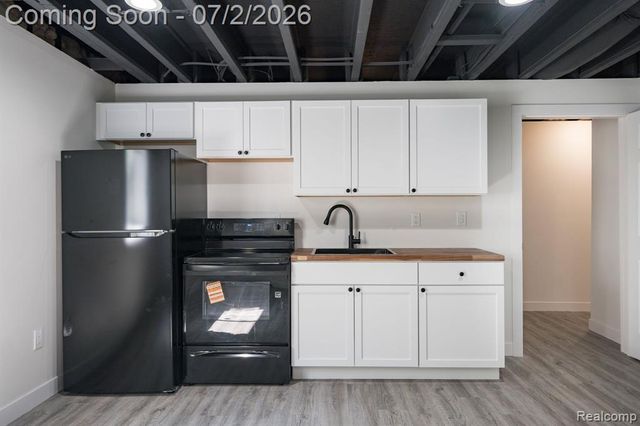 425 Knollwood Drive, Ortonville, MI 48462