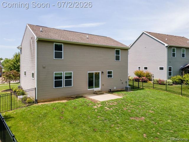 425 Knollwood Drive, Ortonville, MI 48462
