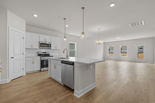 1136 NW Forest Bend Dr., Calabash, NC 28467