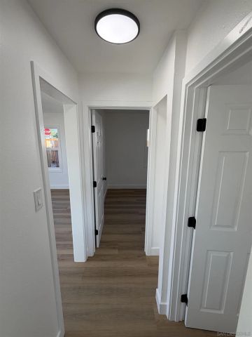 698 J St, Chula Vista, CA 91910
