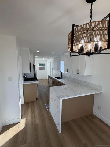 698 J St, Chula Vista, CA 91910
