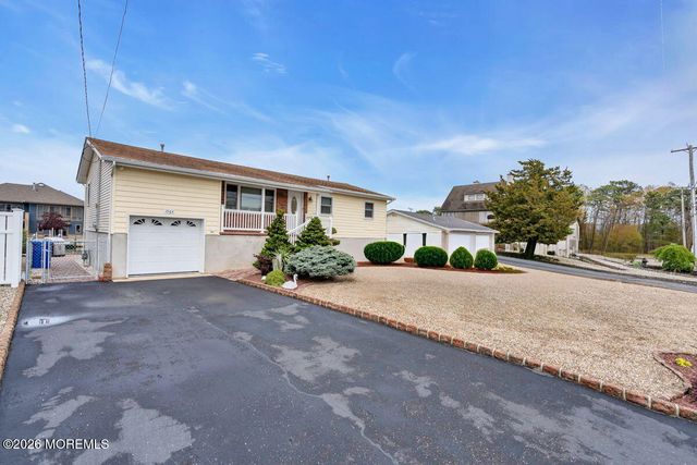 1964 Seaman Court, Toms River, NJ 08753
