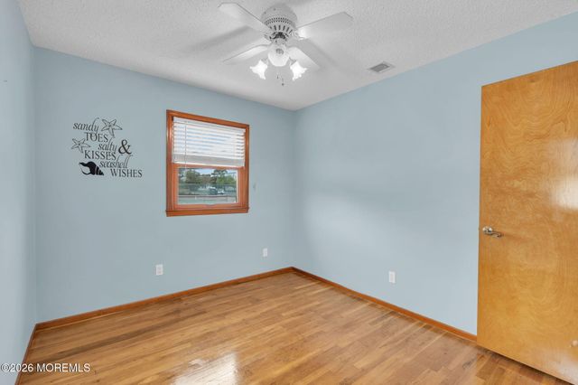 1964 Seaman Court, Toms River, NJ 08753