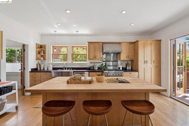 1645 Capistrano Ave, Berkeley, CA 94707