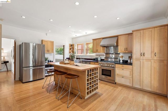 1645 Capistrano Ave, Berkeley, CA 94707