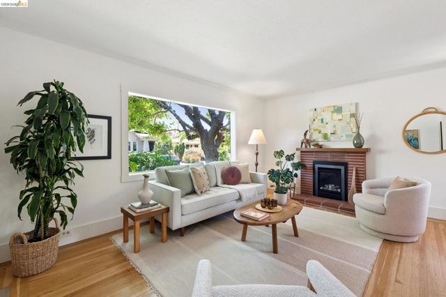 1645 Capistrano Ave, Berkeley, CA 94707