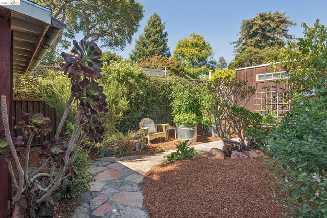 1645 Capistrano Ave, Berkeley, CA 94707