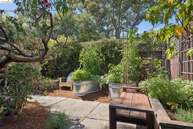 1645 Capistrano Ave, Berkeley, CA 94707