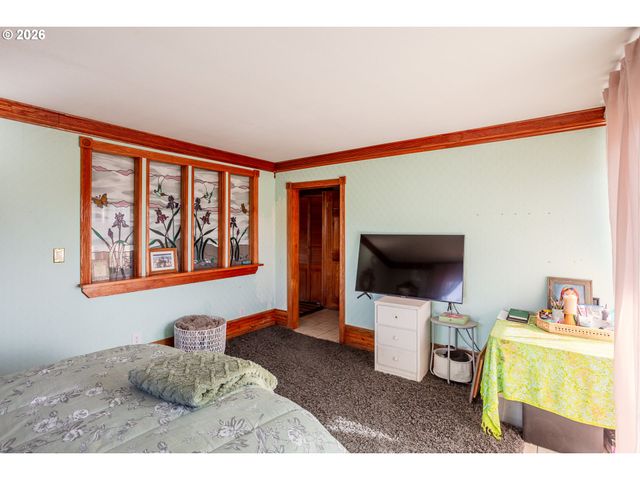 967 RAINBOW Dr, Springfield, OR 97477