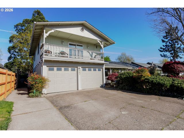 967 RAINBOW Dr, Springfield, OR 97477