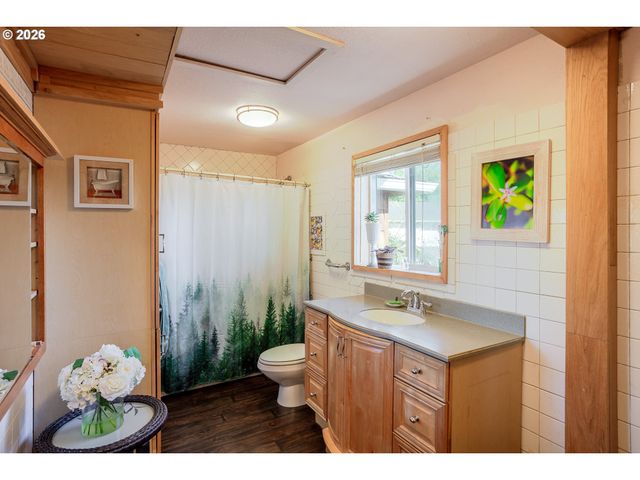 967 RAINBOW Dr, Springfield, OR 97477