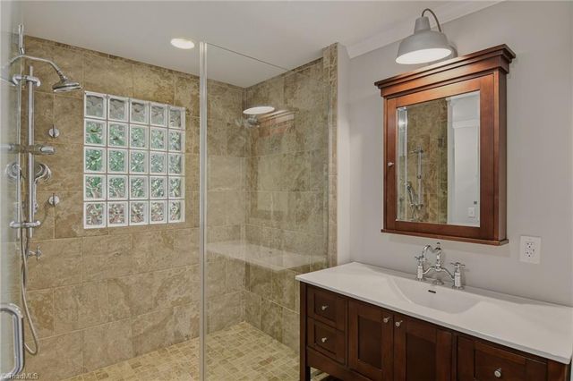 1000 Huntingdon Road, Winston-salem, NC 27104