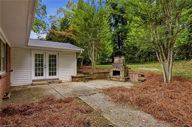 1000 Huntingdon Road, Winston-salem, NC 27104