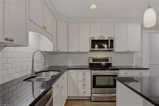 1000 Huntingdon Road, Winston-salem, NC 27104