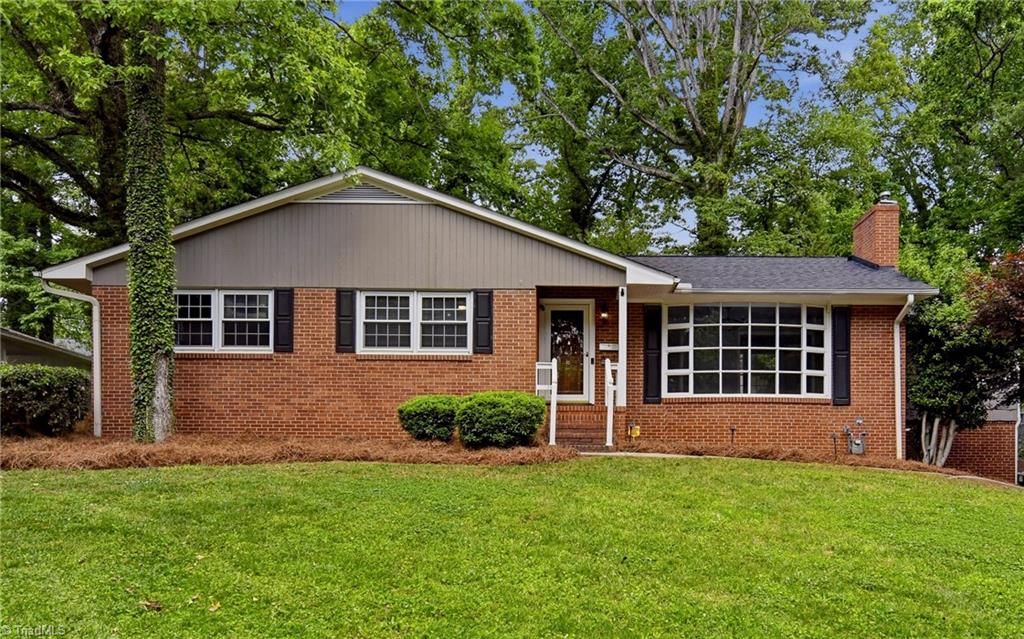 1000 Huntingdon Road, Winston-salem, NC 27104