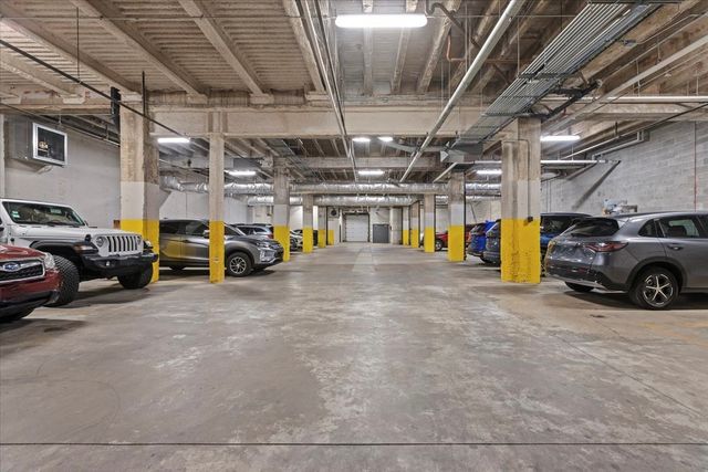 1900 W Lawrence Avenue 212, Chicago, IL 60640