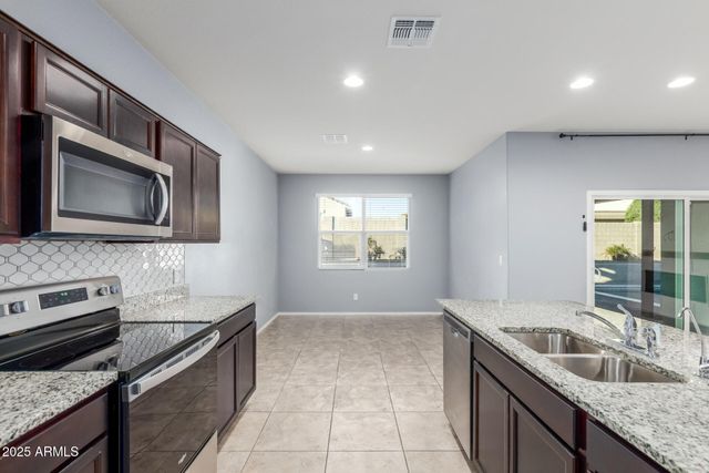 1016 W BEACON Drive, Casa Grande, AZ 85122