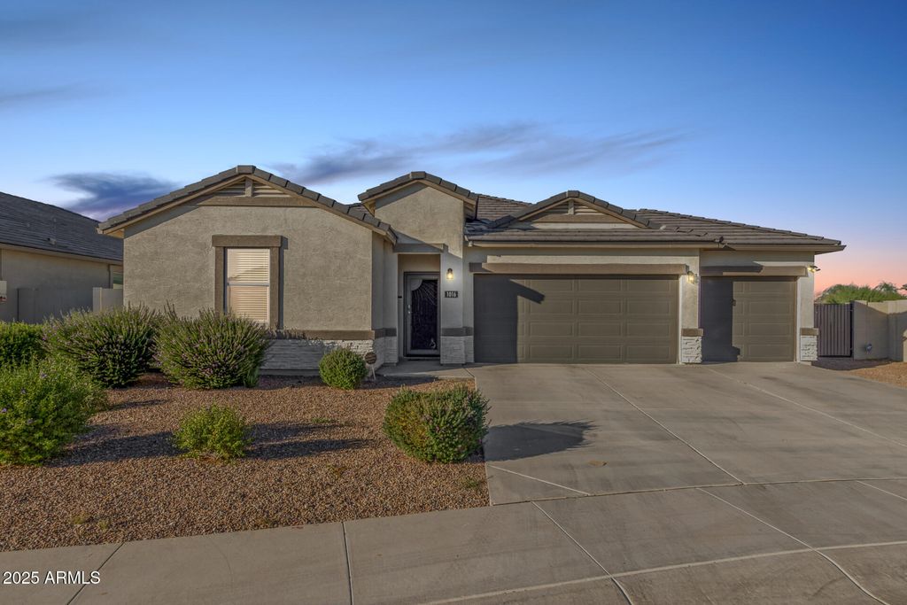 1016 W BEACON Drive, Casa Grande, AZ 85122