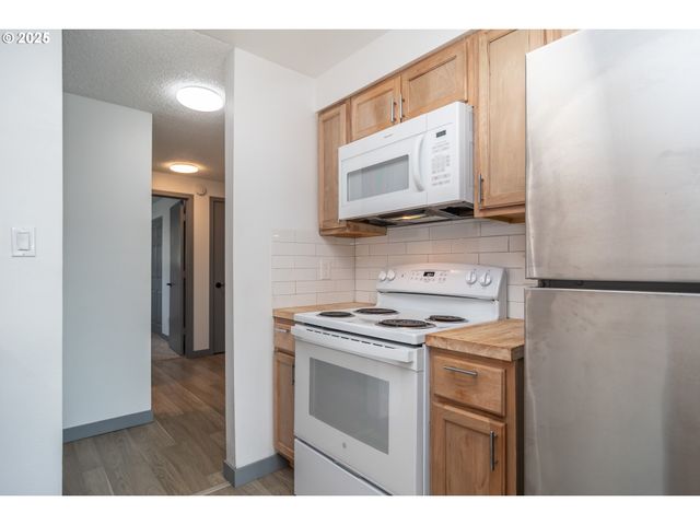 885 Ne SUNSET St 22, Roseburg, OR 97470