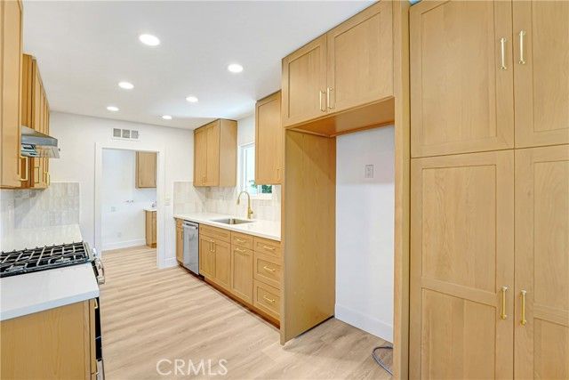 12157 Memphis, Sylmar (los Angeles), CA 91342