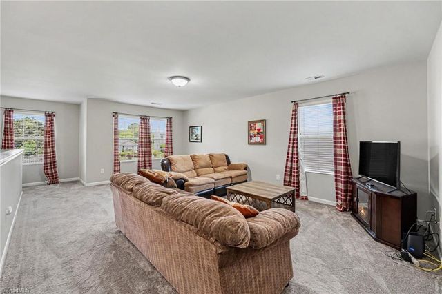 4562 Westhill Place, Kernersville, NC 27284