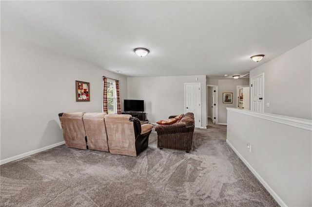4562 Westhill Place, Kernersville, NC 27284