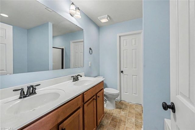 4562 Westhill Place, Kernersville, NC 27284