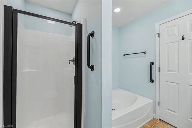 4562 Westhill Place, Kernersville, NC 27284
