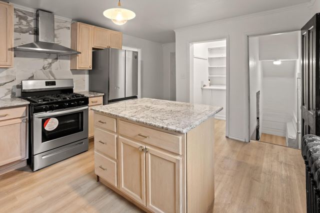 361 8th Avenue S, Fargo, ND 58103