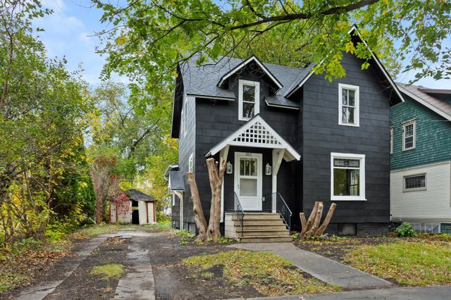 361 8th Avenue S, Fargo, ND 58103