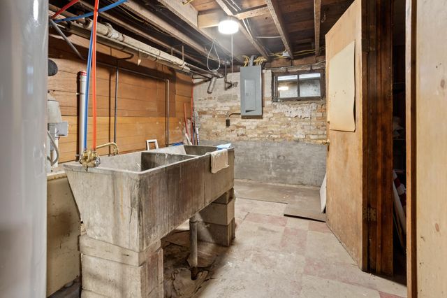 361 8th Avenue S, Fargo, ND 58103